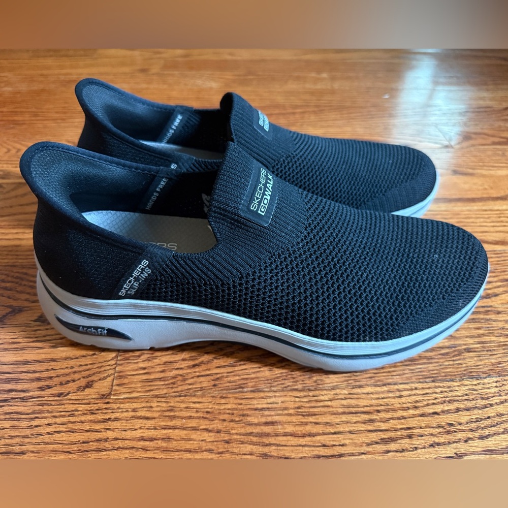 Skechers Go Walk Men's Black Arch fit Slip-On Shoes, Size 10